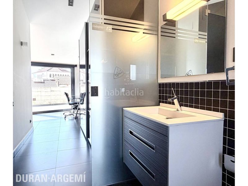 Foto 2bc99d92-cff8-4a82-9c08-4f203248160a. Casa amb calefacció aparcament piscina a Barri del Centre Terrassa