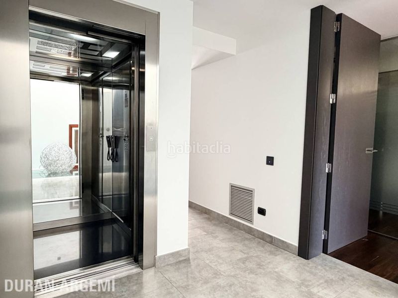 Foto 3731c4a4-323e-44ab-8842-7b0e84de3731. Casa amb calefacció aparcament piscina a Barri del Centre Terrassa