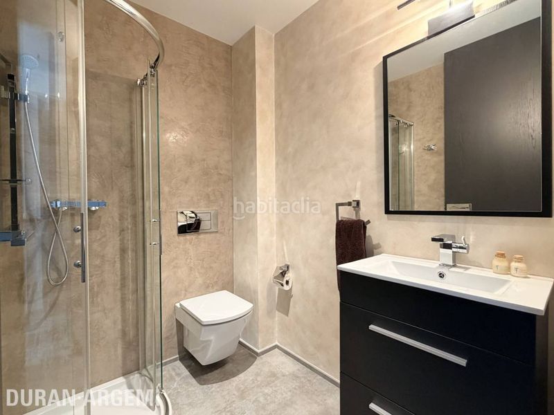 Foto 4c6ba710-604e-4832-a703-67c1e689d227. Casa amb calefacció aparcament piscina a Barri del Centre Terrassa