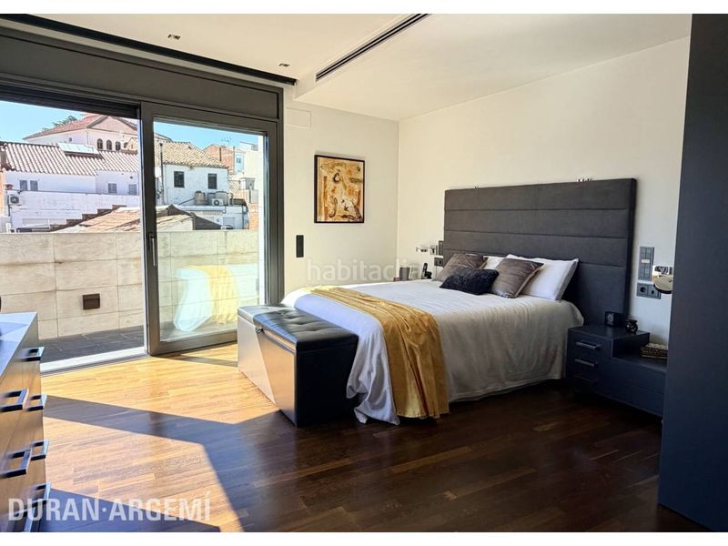 Foto 5a7441a2-8ab6-4eef-b47a-c5e30c2c8cbd. Casa amb calefacció aparcament piscina a Barri del Centre Terrassa