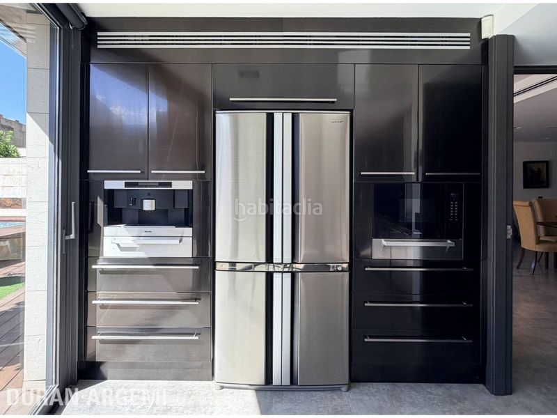 Foto 5e4d3ad7-f8f6-440c-9724-b0dd3a6f847d. Casa amb calefacció aparcament piscina a Barri del Centre Terrassa