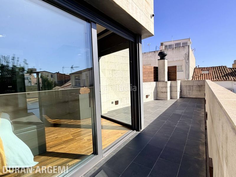 Foto 6240fb02-f249-4ece-a5a8-ee33948df898. Casa amb calefacció aparcament piscina a Barri del Centre Terrassa