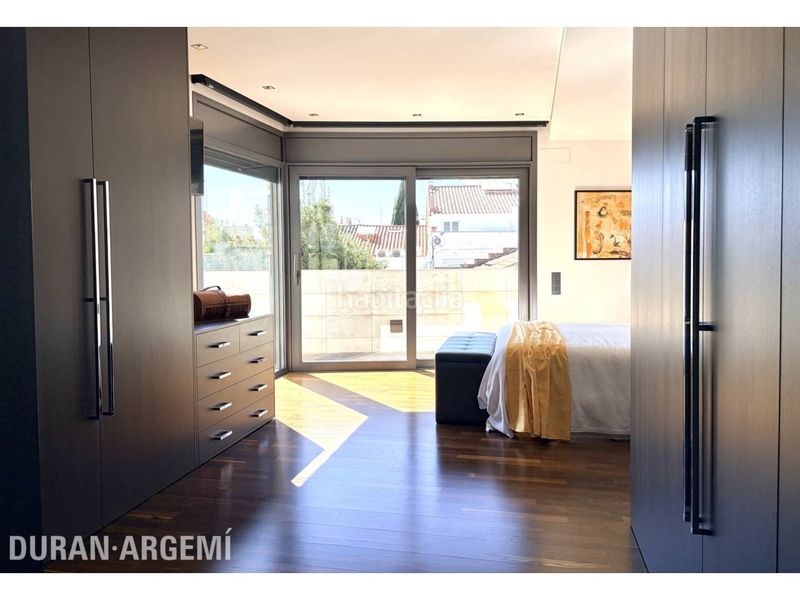 Foto 836ad77d-b1ec-431c-9d13-fb55dde70919. Casa amb calefacció aparcament piscina a Barri del Centre Terrassa