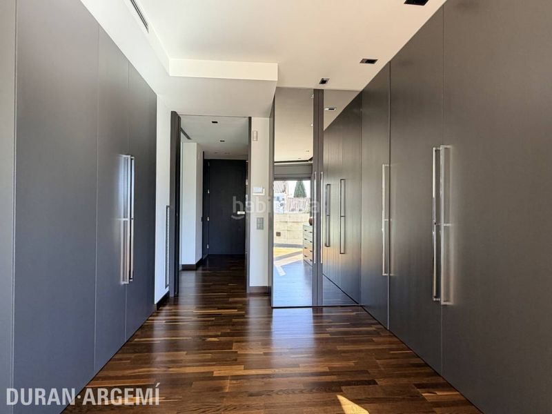 Foto 83f416e3-156a-4b98-aaf7-6014915e8e28. Casa amb calefacció aparcament piscina a Barri del Centre Terrassa