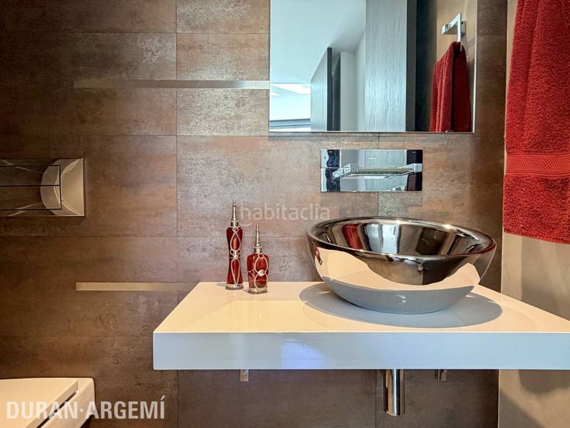 Foto 8fbe402b-93bd-46bf-8212-e4aaaf69cef7. Casa amb calefacció aparcament piscina a Barri del Centre Terrassa