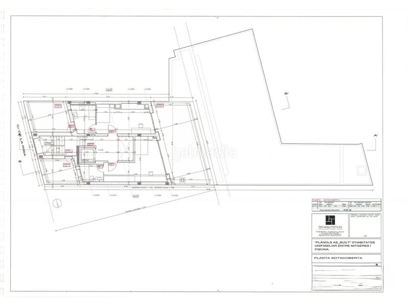 Foto bf932087-8ddb-4b6d-b92f-4dde53f92b29. Casa amb calefacció aparcament piscina a Barri del Centre Terrassa