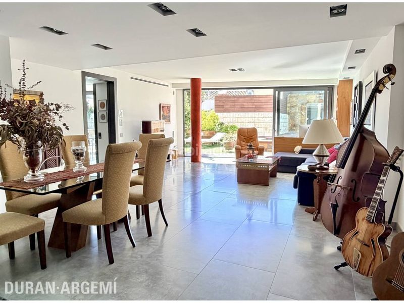 Foto c3a9959f-a2ef-45d2-b8ae-afcbbe549c57. Casa amb calefacció aparcament piscina a Barri del Centre Terrassa