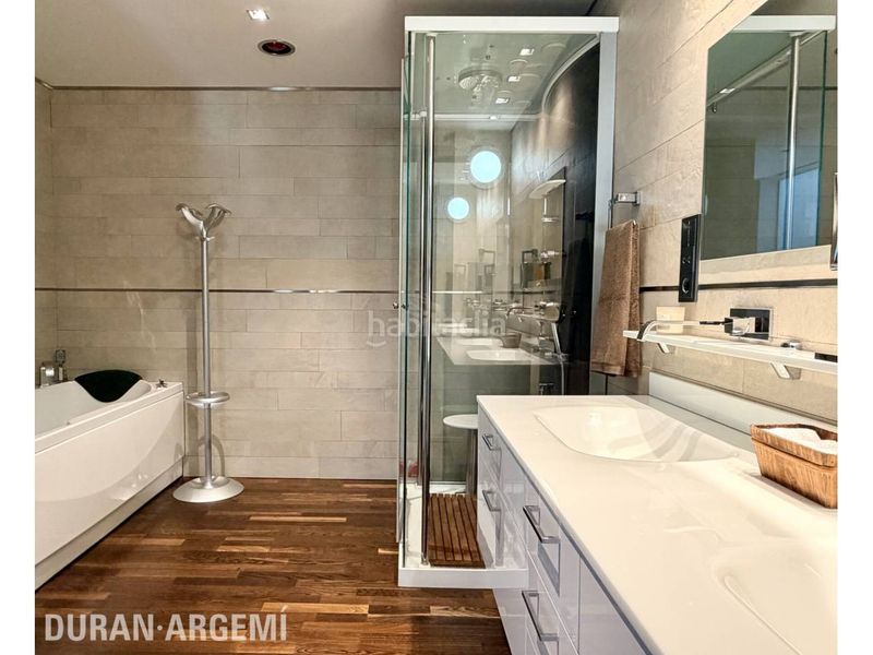 Foto cba3bd26-1964-43b5-bf0d-0b0826f4cd3f. Casa amb calefacció aparcament piscina a Barri del Centre Terrassa