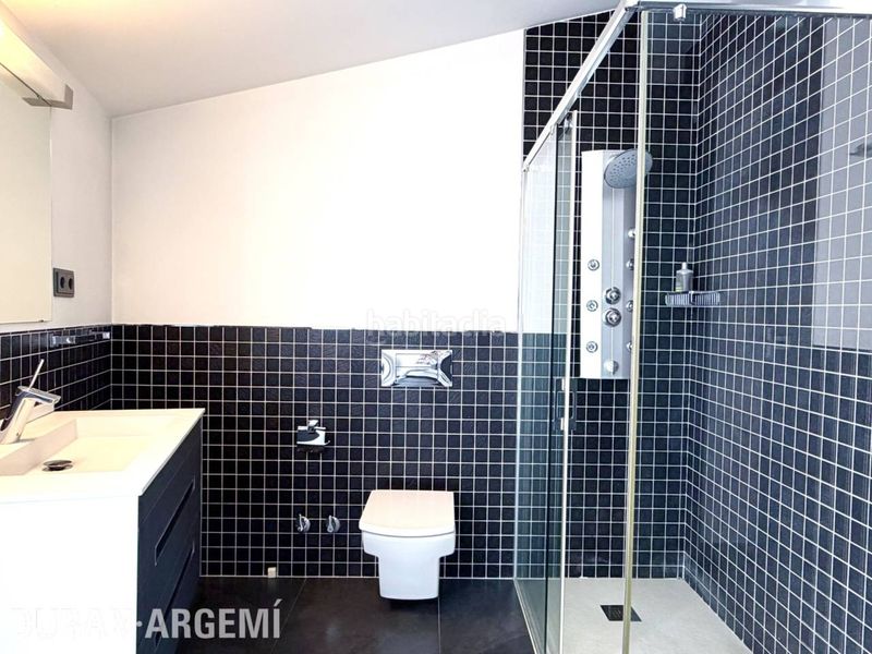 Foto d8e0c24e-7307-47a3-8762-5e8bd69f4bac. Casa amb calefacció aparcament piscina a Barri del Centre Terrassa