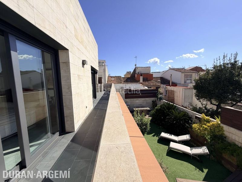 Foto dc7a35a8-7826-46fd-9ea1-3de0954a96dc. Casa amb calefacció aparcament piscina a Barri del Centre Terrassa