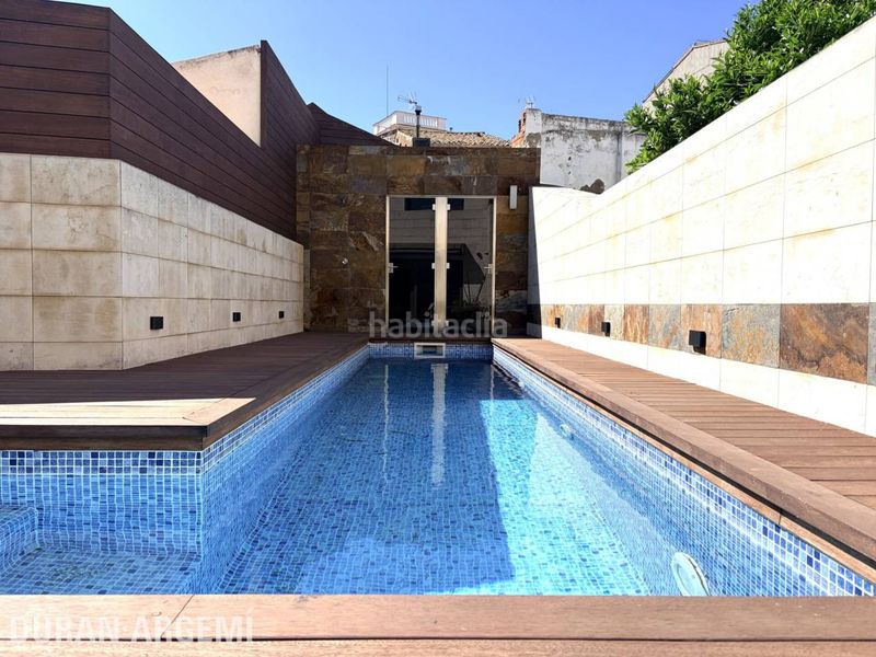 Foto e3e1d7fc-0b72-43d0-a45f-5ff16015fb86. Casa amb calefacció aparcament piscina a Barri del Centre Terrassa