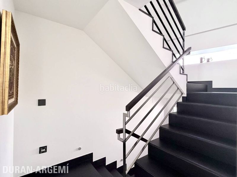 Foto f132132e-04d2-47eb-9719-55178ccb257f. Casa amb calefacció aparcament piscina a Barri del Centre Terrassa