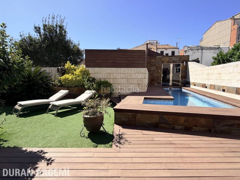 Foto fbab890c-2ac1-4df0-bb7d-1ad9aa06ea21. Casa amb calefacció aparcament piscina a Barri del Centre Terrassa