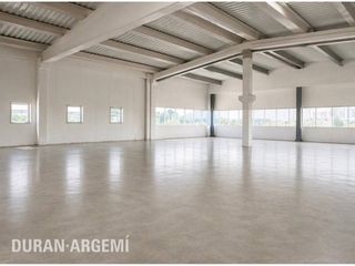 Rent Industrial building  Calle saturn. Nave en alquiler en terrassa