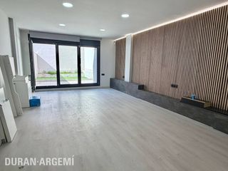 Local Comercial a Avenida Abat Marcet