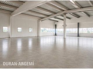 Fabrikhalle  Calle saturn. Nau comercial en venta en can parellada08228