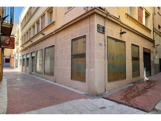 Local Comercial en Calle Baix