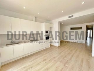 Rent Flat  Calle topete. Piso totalmente reformado en el centro de terrassa