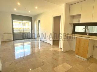 Rent Flat  Rambla francesc macià. Piso en alquiler en el barrio de sant pere nord