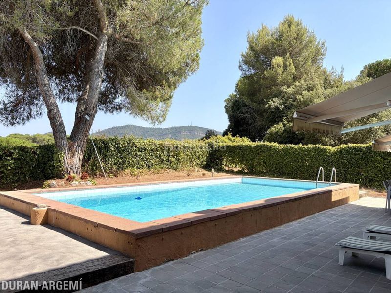 Foto aa54b8e3-c40a-4c87-a196-c40fb6dfff75. Casa amb calefacció aparcament piscina a Vacarisses