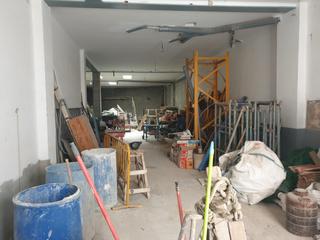 Local Comercial a Carrer de josep mestres 12. En venta local comercial cerca colegio charlei rivel de cubelles