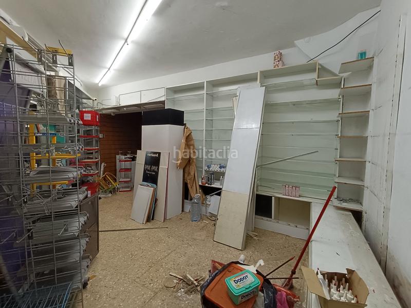 Foto 32591750-cdcd-444b-8cde-9ed8c3655208. Local comercial a carrer de gènova 25 a Guinardó Barcelona