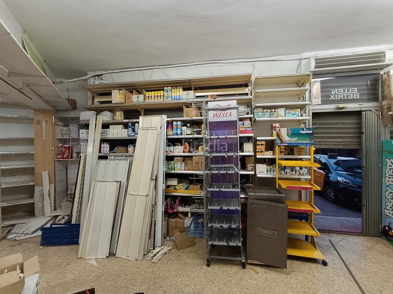 Foto e8d74cac-723e-497a-b925-1423a006da41. Local comercial a carrer de gènova 25 a Guinardó Barcelona