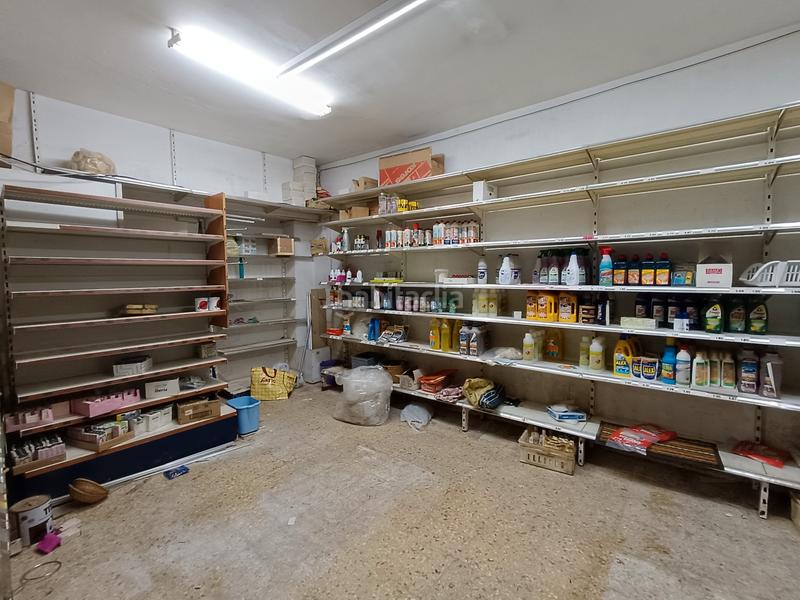 Foto fd9625c0-dfca-47fe-94f5-2840199dc027. Local comercial a carrer de gènova 25 a Guinardó Barcelona