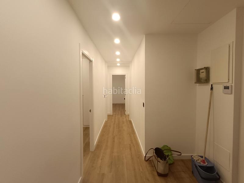 Foto 3ff8c6a0-cb86-4aa9-9652-5923a4d91346. Piso  recién reformado con 3 balcones en Gòtic Barcelona