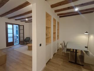 Pis  Carrer dels còdols. Piso recién reformado con 3 balcones