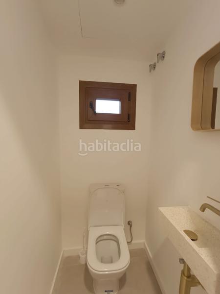 Foto 8b87b913-bd70-49d7-983c-d71ce1ec07fd. Piso  recién reformado con 3 balcones en Gòtic Barcelona