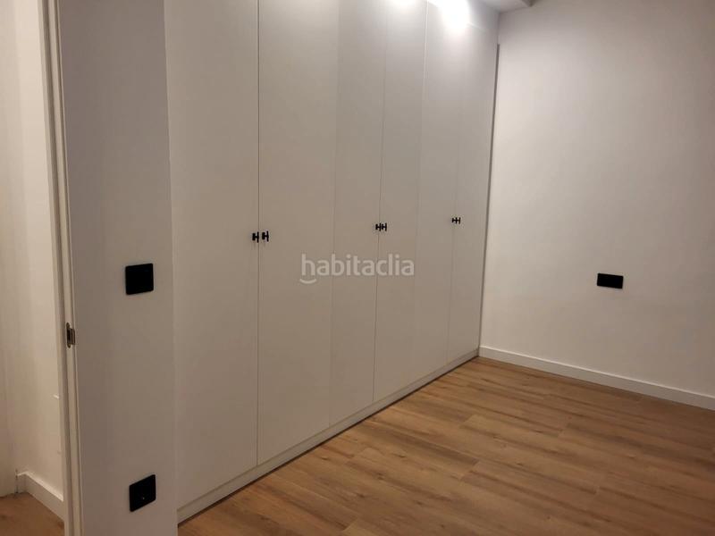 Foto d299265a-8493-4fc6-ac91-19b764d21922. Piso  recién reformado con 3 balcones en Gòtic Barcelona