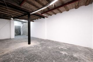 Geschäftsraum  Carrer de l'argenter. Local con techos altos