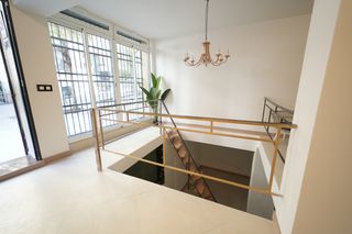 Zweist�ckige Wohnung in Carrer de la conc�rdia 56. D�plex reformado muy amplio y c�ntrico