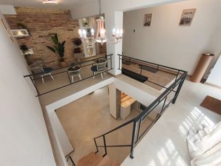 Duplex in Carrer de la concòrdia 56. Dúplex reformado muy amplio y céntrico