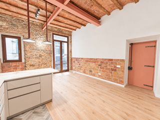Piso  Carrer de l'argenter. Piso reformado con encanto junto al palau de la m�sica catalana