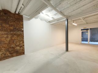 Local Comercial  Carrer de l'argenter. Local con gran potencial de transformaci�n junto al palau de la