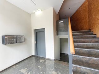 Pis  Carrer de llançà. Piso muy luminoso con terraza y plaza de parking