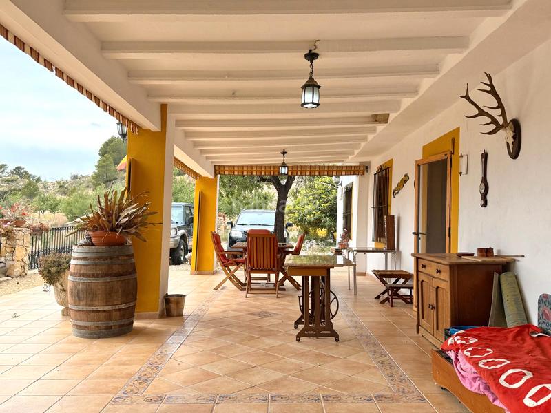 Foto 23118a6f-bdeb-4b2a-a625-d54fcac9394e. Masia amb xemeneia calefacció a Sella