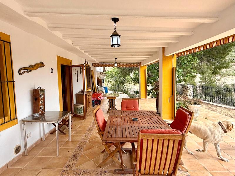 Foto 3aece6db-a733-4799-8f4f-db6b5396d730. Masia amb xemeneia calefacció a Sella