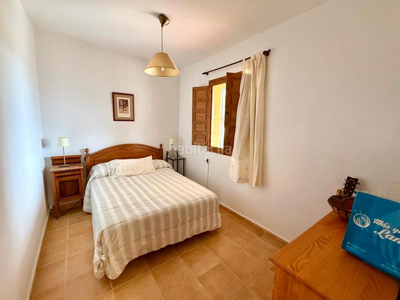 Foto e33304fd-6851-4904-85eb-d0df3f736936. Masia amb xemeneia calefacció a Sella