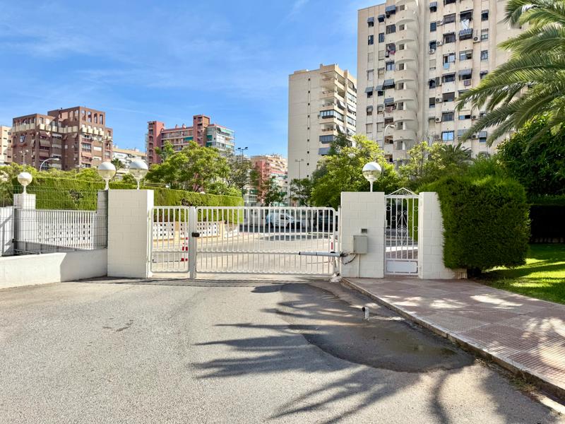 Foto b18bb351-4955-4269-bca7-3fde389378d4. Appartement avec piscine dans Playa de San Juan Alicante