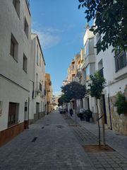 Haus  Carrer sant pere pescador. Palomera. casa de 6 habitaciones muy cerca de la playa. terraza.
