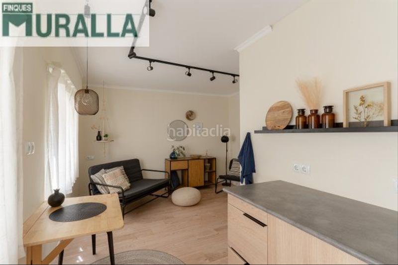 Foto d4212965-2ac6-4017-a59d-4484891778de. Edificio in Centre Blanes