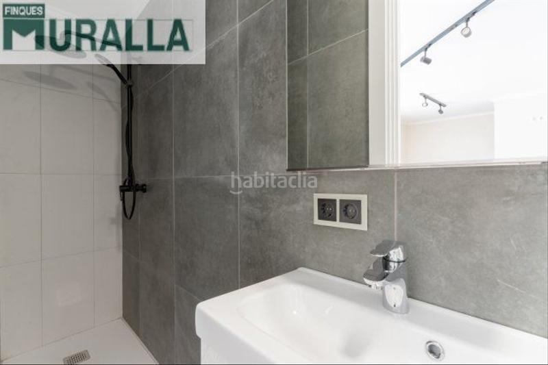 Foto 95388498-eb16-4f43-a947-e30ab7e2c353. Edificio en Centre Blanes