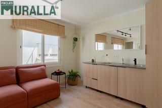 Dúplex  Carrer de fornaca. Centro. dúplex de 2 dormitorios con terraza exclusiva de 24 m2 e