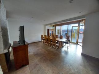 Casa aparellada  Carrer pablo garnica. Casa reformada con despacho independiente en el garaje.
