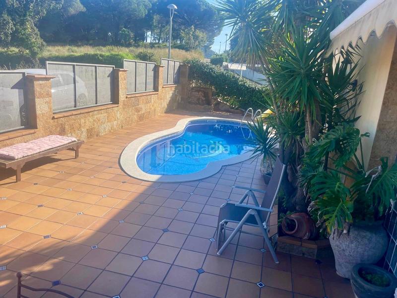 Foto 459fdac5-984c-4dcf-a70d-c96eed28047a. Chalet casa con piscina en residencial en residencial Blanes - vistamar Blanes