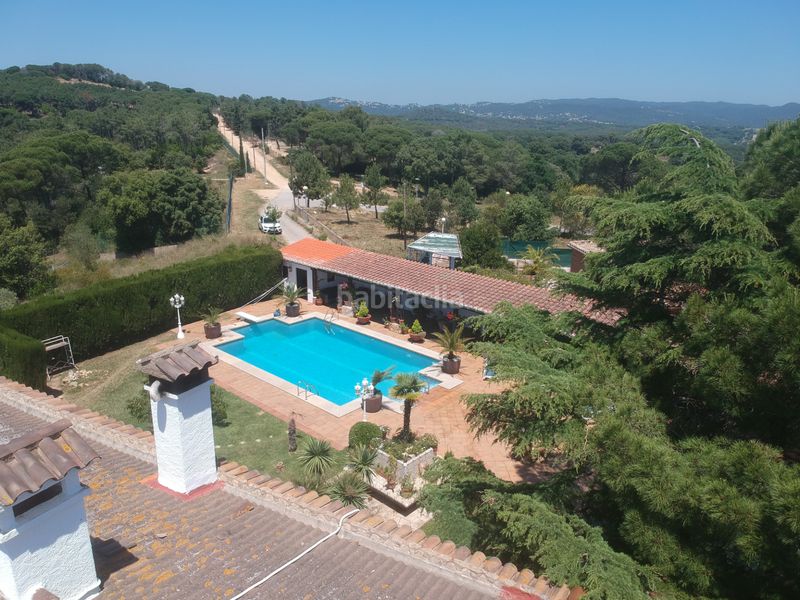Foto ea4934c0-7b15-4b0f-aa15-4da54895f999. Xalet amb xemeneia calefacció aparcament piscina a Lloret de Mar