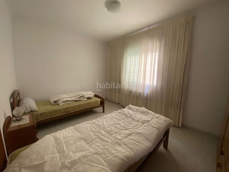 Foto 0b6e21f2-dd80-4738-b5b1-4b2035272402. Edificio  3 plantas y garaje en residencial Blanes - vistamar Blanes